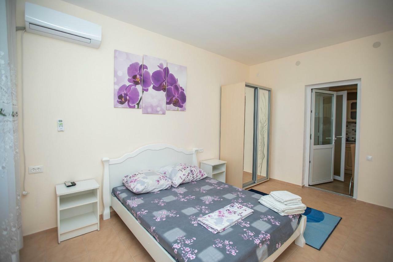 Amalia Hotel Zaliznyy Port Exterior foto